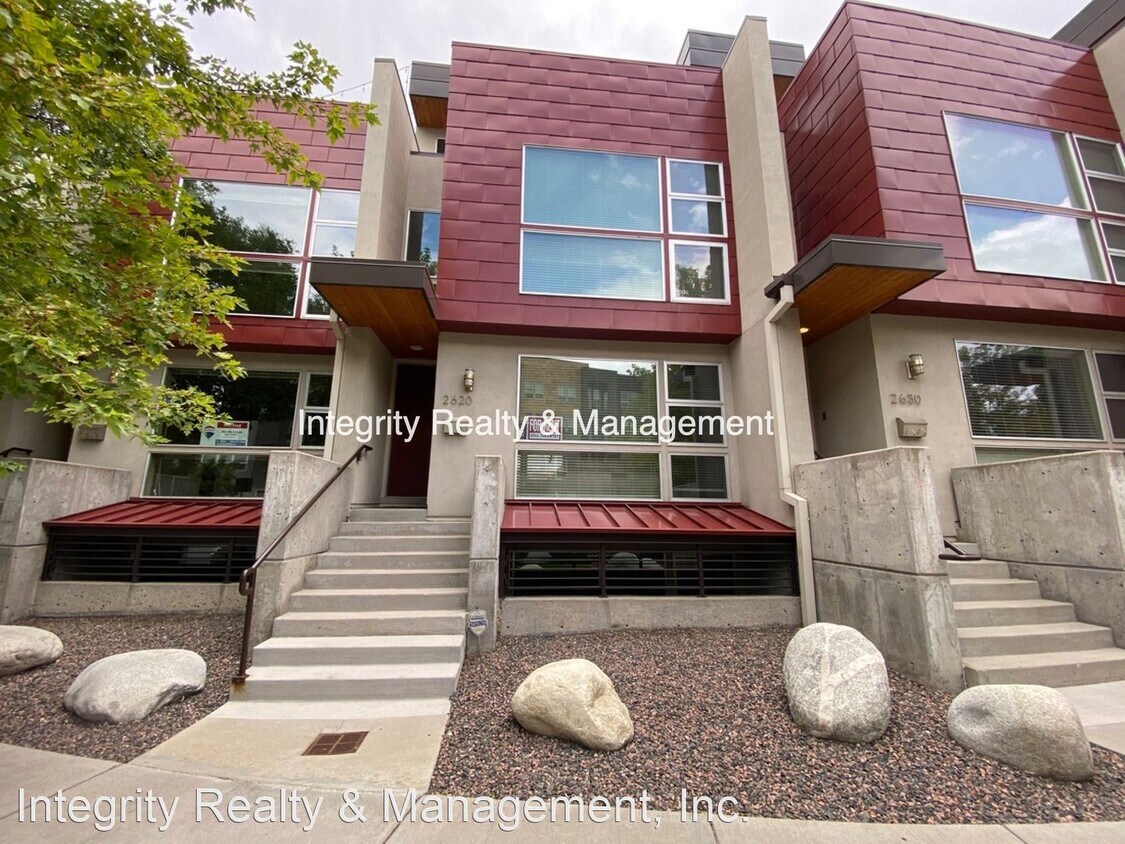 Primary Photo - 2 br, 2.5 bath House - 2620 W Front View C...