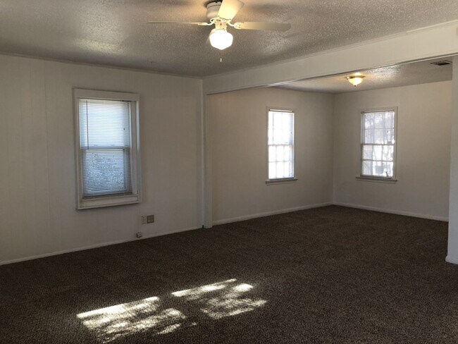 Building Photo - Come Home to Your Amazing Space!