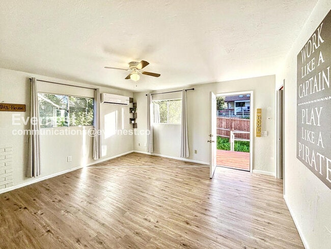 Foto del edificio - 6489 Rainbow Heights Rd