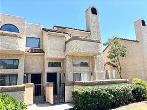 Building Photo - 2022 S Bon View Ave