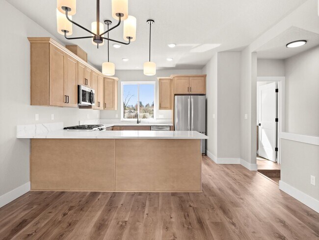 Foto del edificio - $500 move-in special! New, new, new! Gorgeous 2-bdrm/2.5-bath duplex townhome w/ garage, W/D, in ...