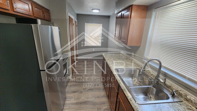 Building Photo - 3 bedroom 1.5 bath home