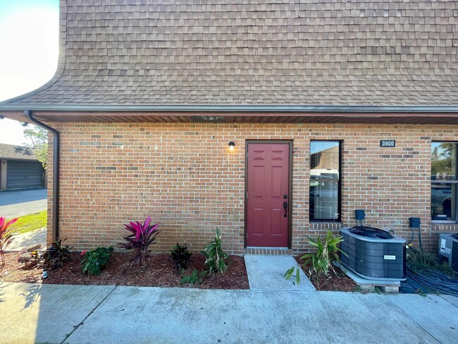 Building Photo - 3912 Overlook Dr