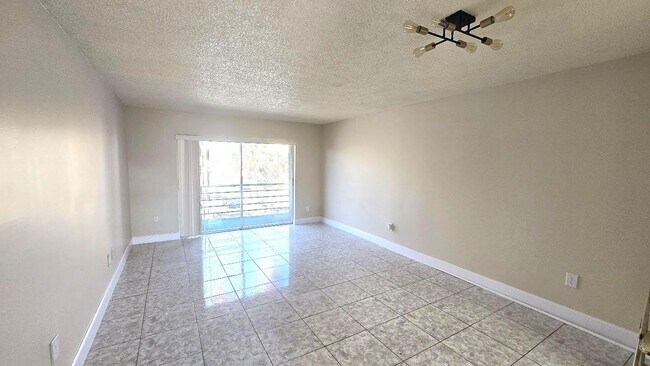 Foto del edificio - 2800 NW 56th Ave