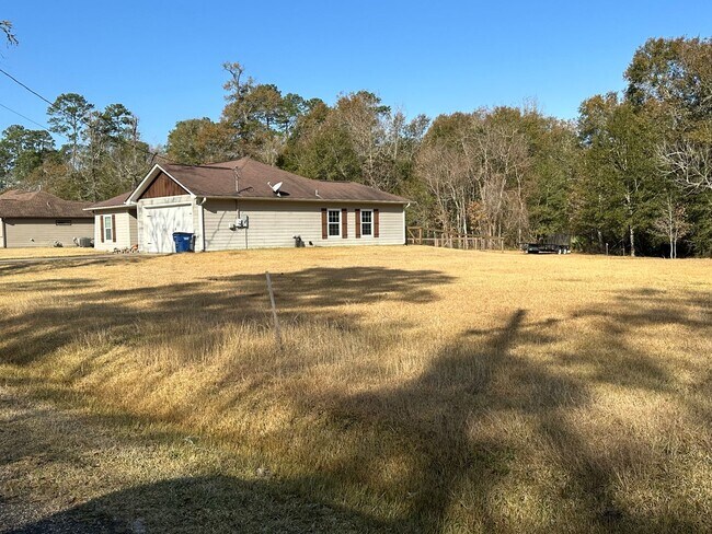 Foto del edificio - Newer Construction Home in Orangefield