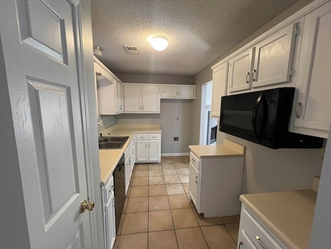 Building Photo - 3315 Tulane Rd