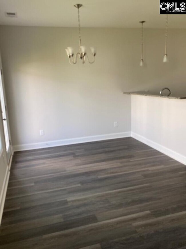 Foto del edificio - 425 Blue Robin Ln