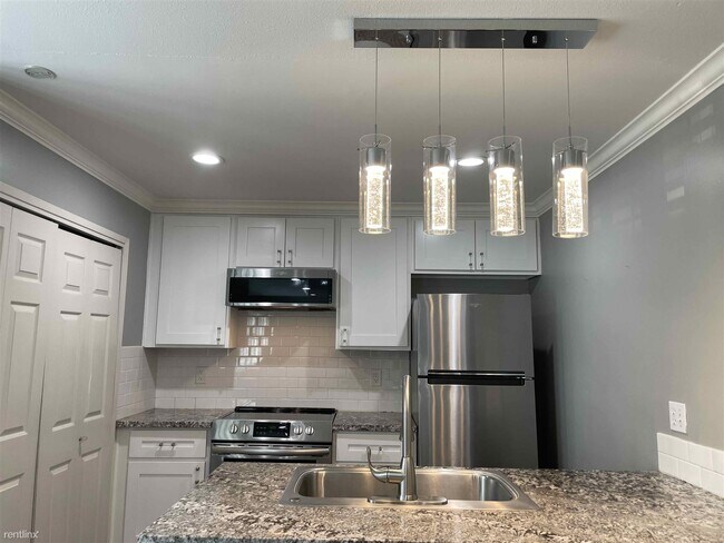 Building Photo - 2 br, 1 bath Condo - 197 Coy Drive #1