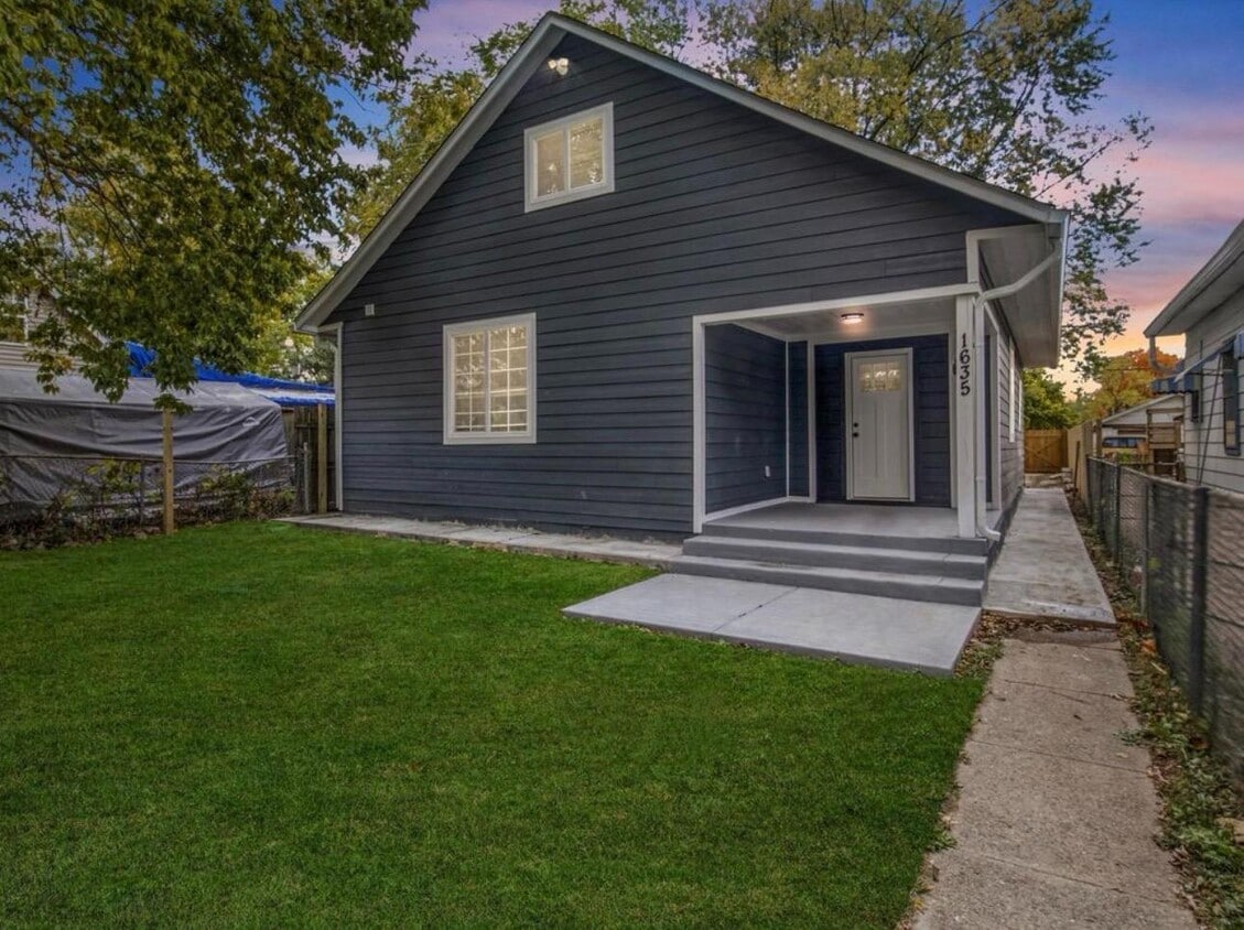 Photo - 1635 Cruft St