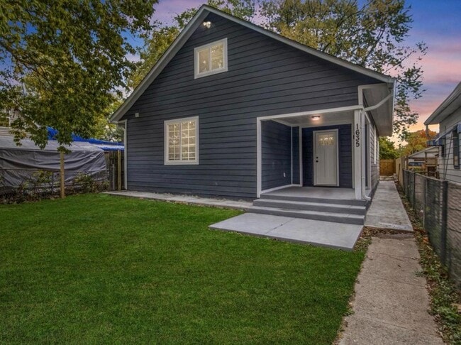 Photo - 1635 Cruft St House