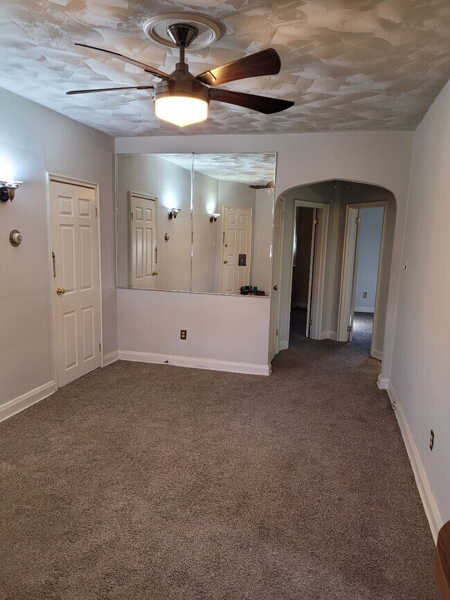 Foto del edificio - 3703 W Saratoga St