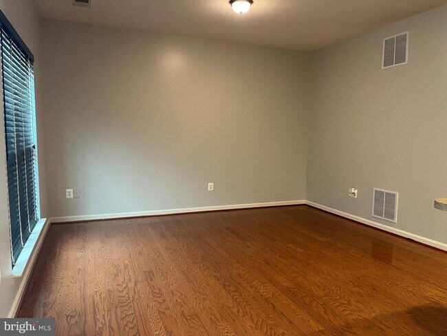 Building Photo - 53 Compound Cir