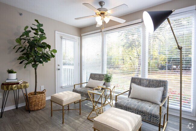 2HAB, 2BA - 1,076 pies cuadrados - Webb Bridge Crossing