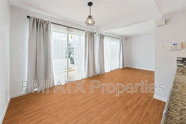 Foto del edificio - 2124 Burton Dr