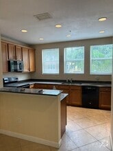 Building Photo - 590 Amador Ln