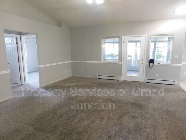 Foto del edificio - 707 Fountainhead Blvd