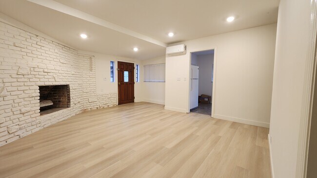 Foto del edificio - 1615 Lovell Ave