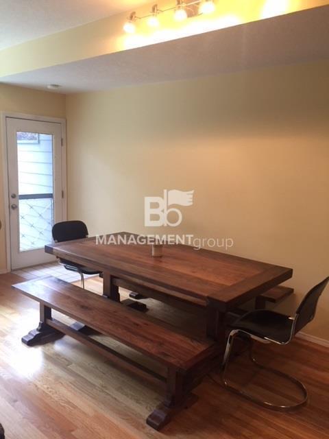 Foto del edificio - NW Portland! Conveniently Located, Walk to NW 23rd Open Floor Plan Townhome