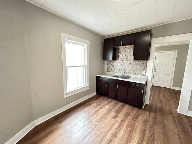 Foto del edificio - Alaska Home **Move in Special - 100% Off First Month's Rent**