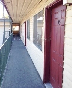 Building Photo - 175 E Grove St