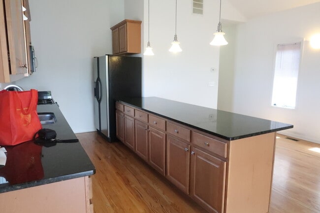 Building Photo - 3541 S Hamilton Ave