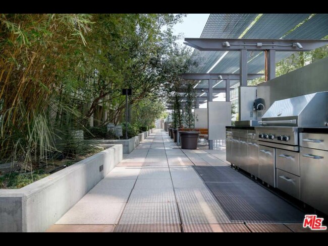 Outside BBQ Area - 1111 S Grand Ave