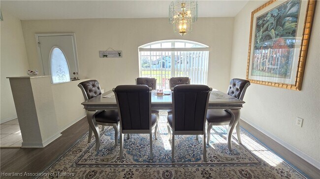 Foto del edificio - 5721 Angelo Cir