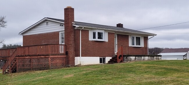 Building Photo - 572 Dinnerbell Rd
