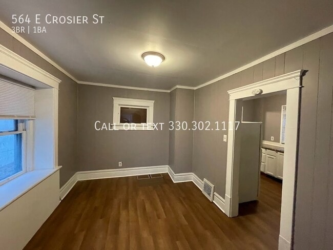 Building Photo - 564 E Crosier St