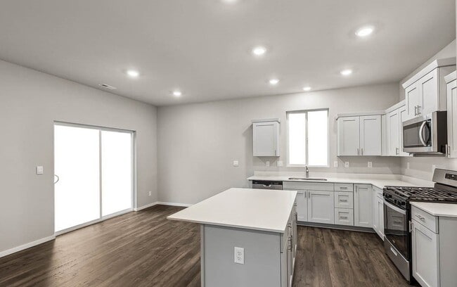 Building Photo - 1441 SW Fielder Pl