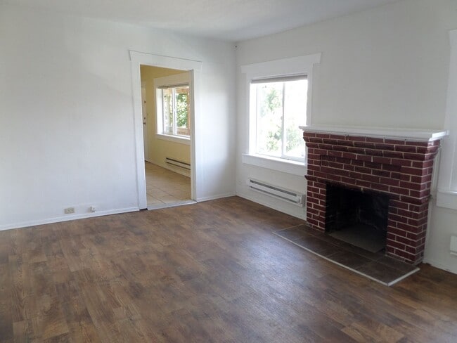 Building Photo - Nguyen-Seattle Duplex