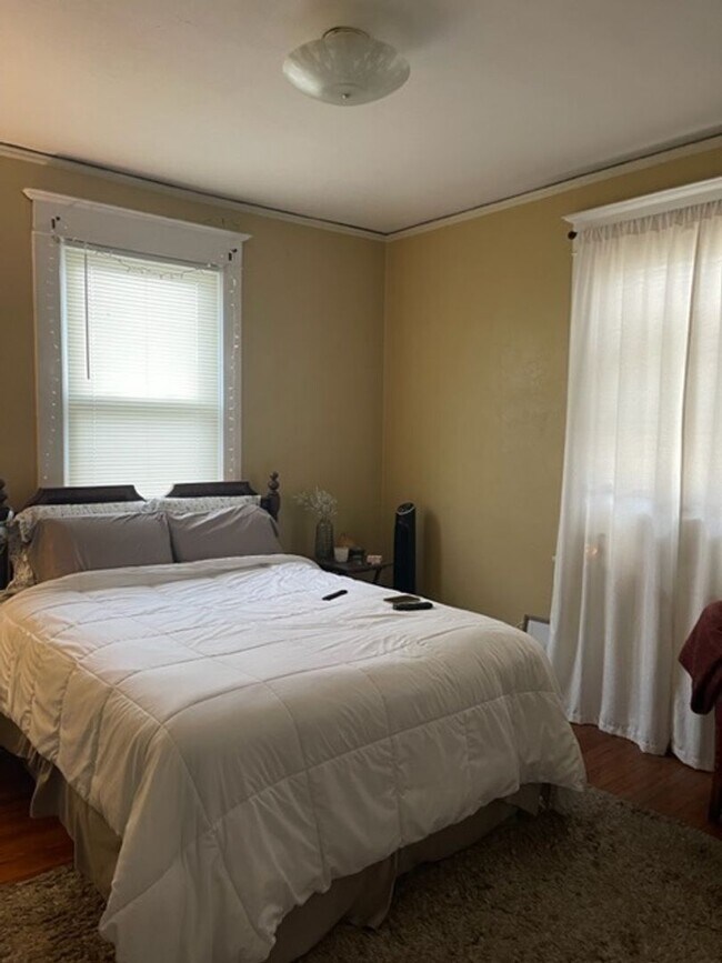 Foto del edificio - 2 Bed, 1 Bath Apartment! Great Location!