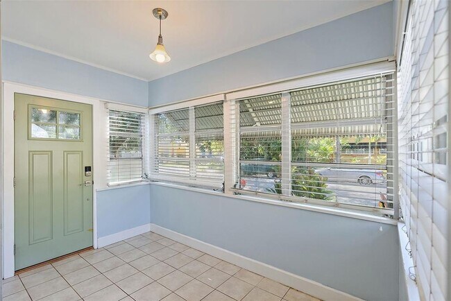 Foto del edificio - 769 Kirkwood Terrace N