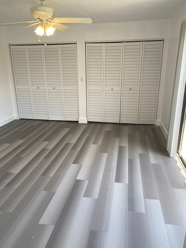 Dormitorio principal - 3301 Spanish Wells Dr