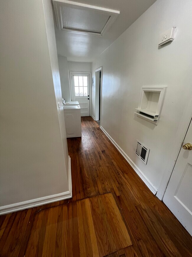 Foto del edificio - 428 W Henderson St