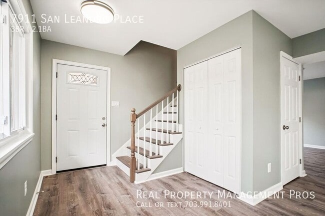 Building Photo - 7911 San Leandro Pl