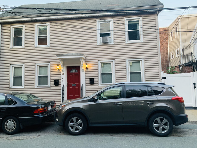 Front of the house - 119 Willow St