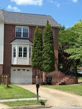 Building Photo - 2027 Harvest Dr