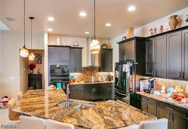 Foto del edificio - 3227 Embers Pkwy W