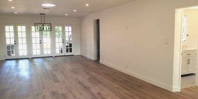 Building Photo - 3 Bedrooms, 2 Baths Remodeled Encino Home ...