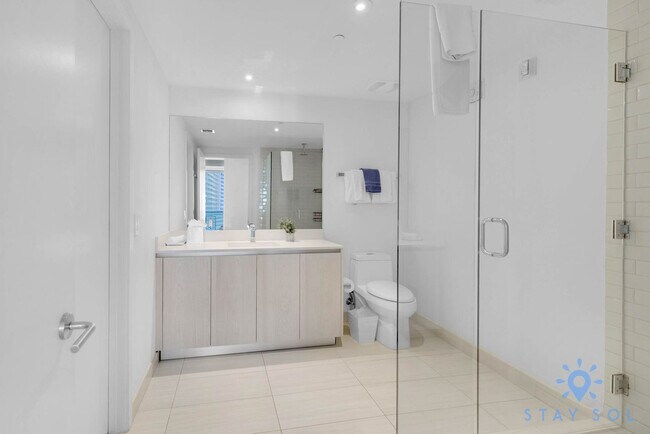 Building Photo - 4010 S Ocean Dr