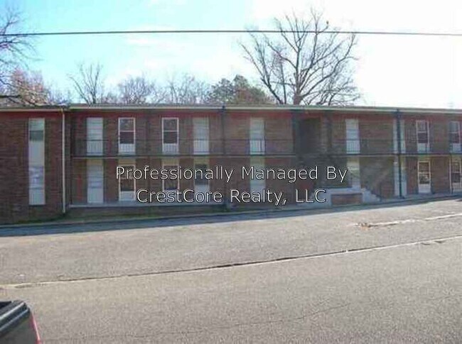 Building Photo - 1002 Hillcrest Ave