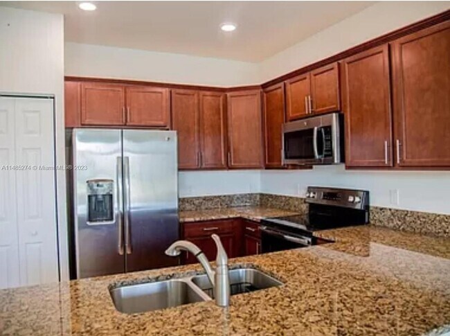 Building Photo - 4324 Maybelle Ln