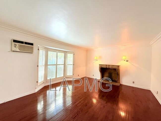 Foto del edificio - 1250 1/2 N Flores St.