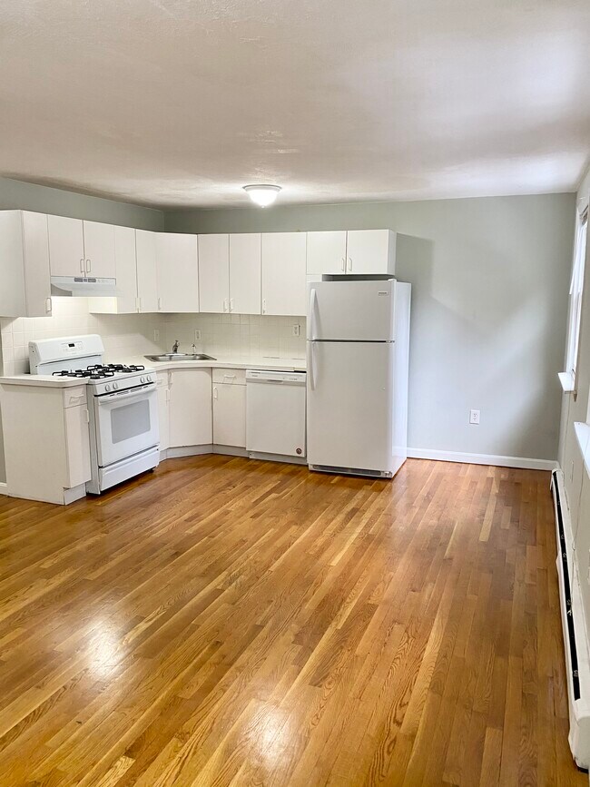 Building Photo - 75 7th St