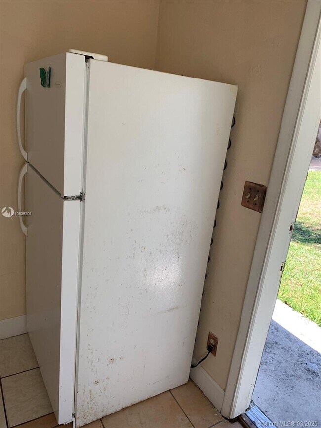 Building Photo - 2120 NW 4th St