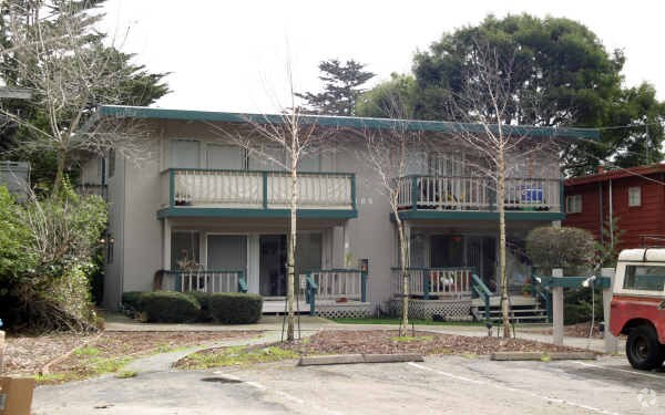 Foto principal - 385 Pine Hill Rd