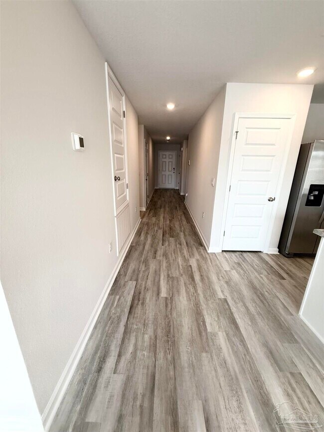 Foto del edificio - 4335 Redbay Ct