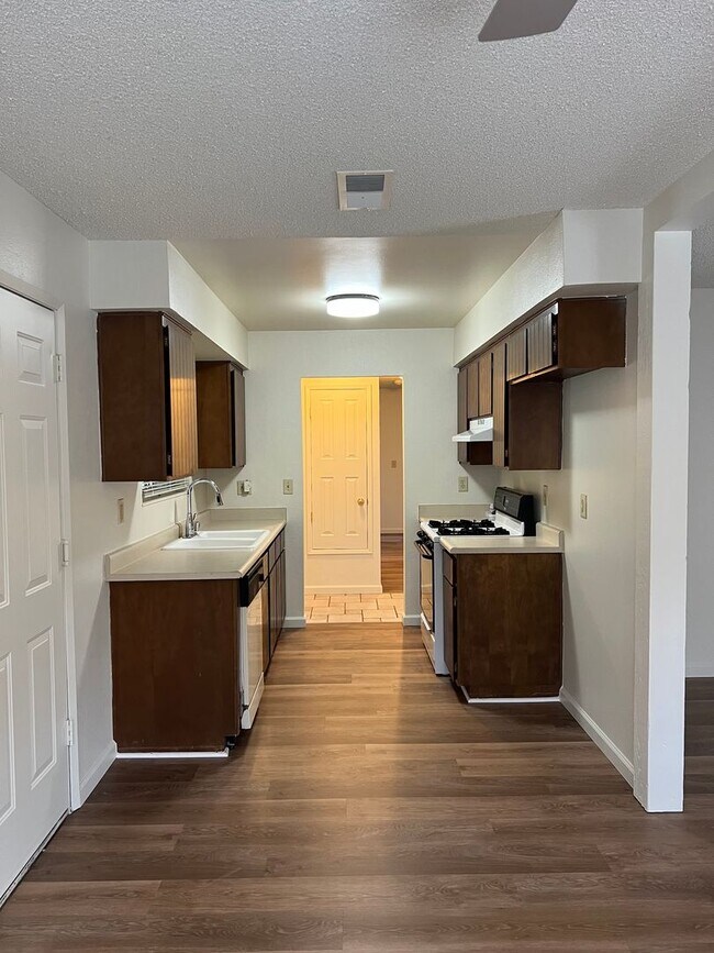 Foto del edificio - Darling 3 Bedroom House!!