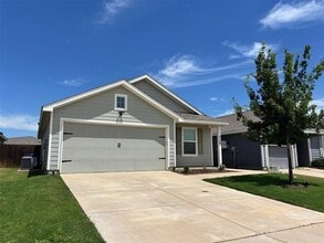 Building Photo - 718 Trestle Dr